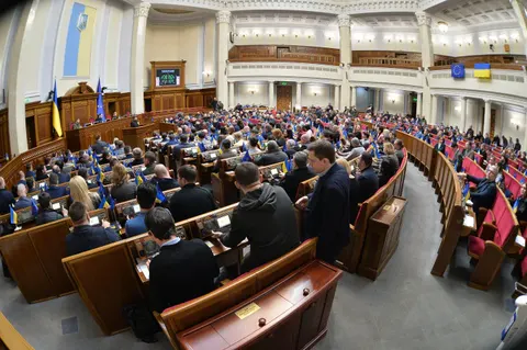 Верховна Рада перервала засідання через повітряну тривогу в Києві