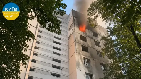 У Голосіївському районі Києва після удару дрона палає дев'ятиповерхівка