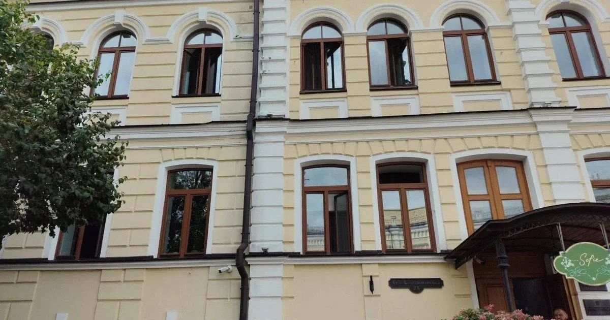 Удар по Києву: пошкоджено будівлю XVIII століття біля Софії Київської