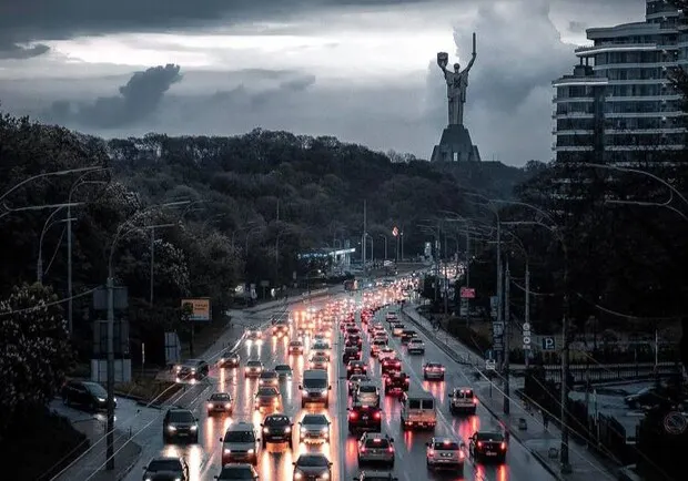 У Києві складають списки маломобільних мешканців для евакуації на зиму