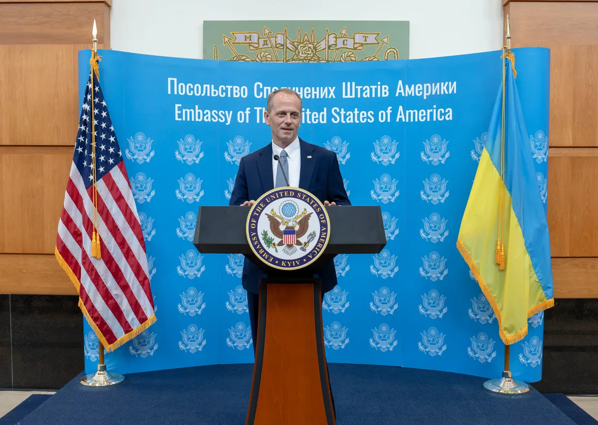 Американський дипломат Пол Г’юстон розпочав роботу в Києві як тимчасовий повірений