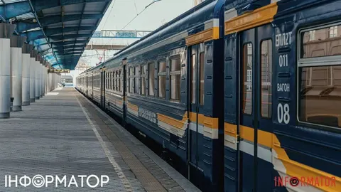 Укрзалізниця попередила про затримки потягів до 9 годин після атаки на Київ