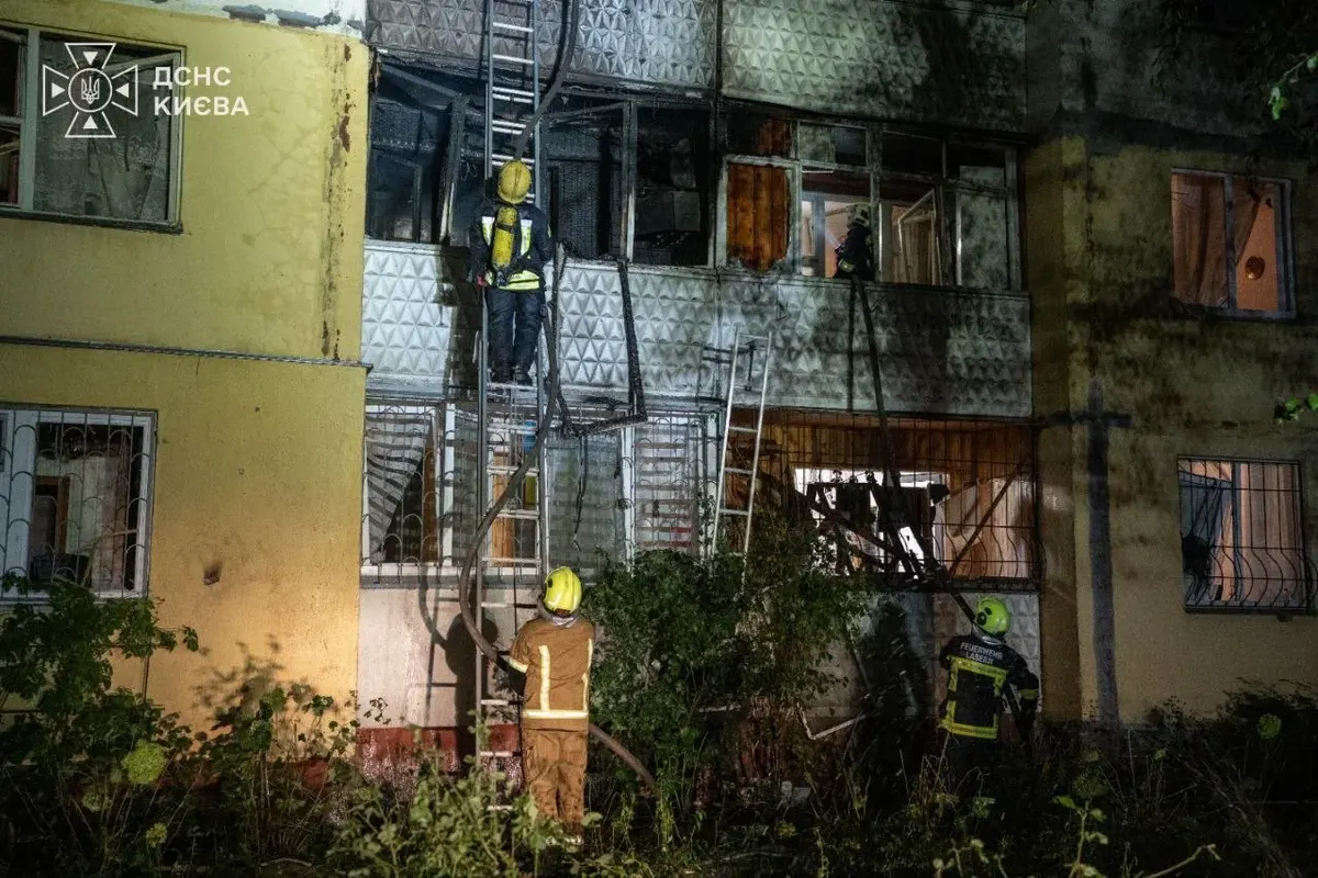 У Києві після нічної атаки постраждали щонайменше 3 людини