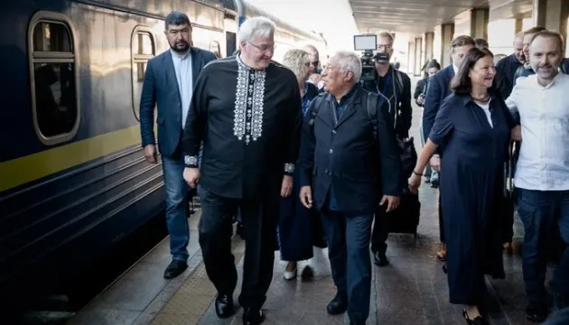 До Києва на День Незалежності прибули лідери Британії, Люксембургу, Молдови й Естонії