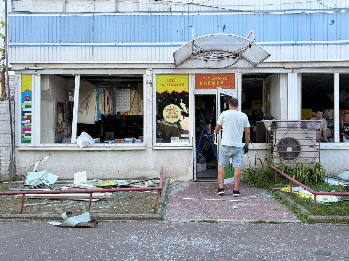 Книгарню «Альпака» в Києві пошкодило вдруге за півтора місяця