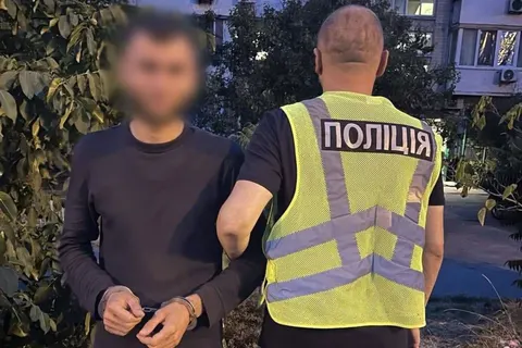 У Києві затримали крадіїв, які винесли з квартири пенсіонерки понад 750 тисяч гр
