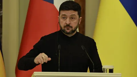 Зеленський про сутичку СБУ та ГУР: має бути відповідальність і кадрові рішення