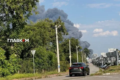 Ворожий удар по Стоянці: пошкоджено склади мережі «Аврора»
