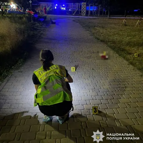 У Києві чоловік підірвав боєприпас: постраждали четверо людей