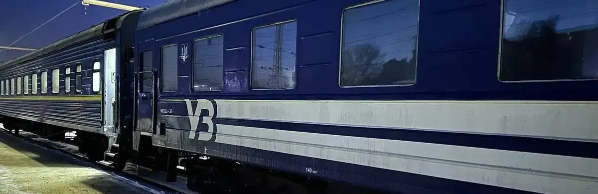 На Миколаївщині росіяни вдарили по пасажирському поїзду: людей встигли вивезти