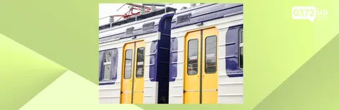 Потяги Чернівці — Київ запізнюються через бойові дії
