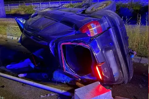 У Голосіївському районі Києва авто впало з мосту: водій загинув