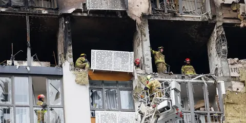 У Києві рятувальники не могли проїхати до місця удару через припарковані авто