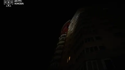 У Києві через атаку дрона пошкоджено багатоповерхівку: постраждала жінка