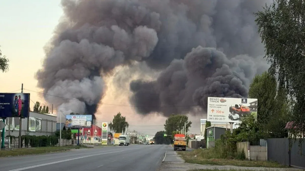 У Бучанському районі внаслідок нічної атаки пошкоджено склади «Нової пошти»