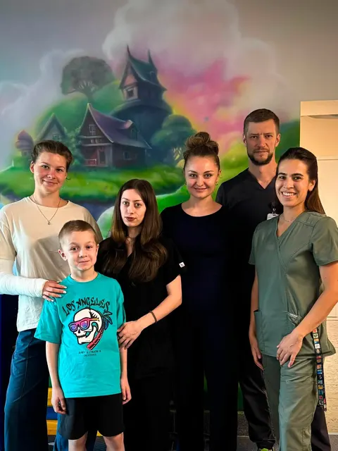 Київські лікарі врятували 9-річного хлопчика після інсульту: історія відновлення