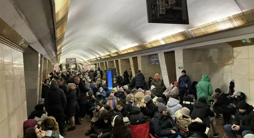 Київський метрополітен замовив 3600 стільців для укриттів