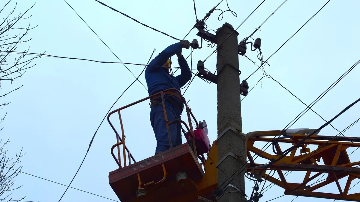 Енергетики повернули світло у 90 тисяч осель Києва після атаки РФ
