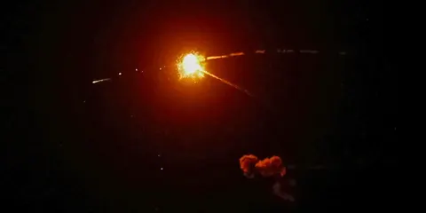 РФ атакувала Київ балістикою: у Шевченківському районі сталася пожежа