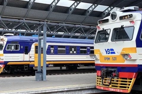 У Києві через повітряну загрозу зупинили кільцеву електричку