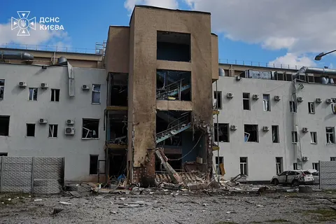 Удар по телеканалах у Києві: п'ятеро постраждали, пожежу загасили