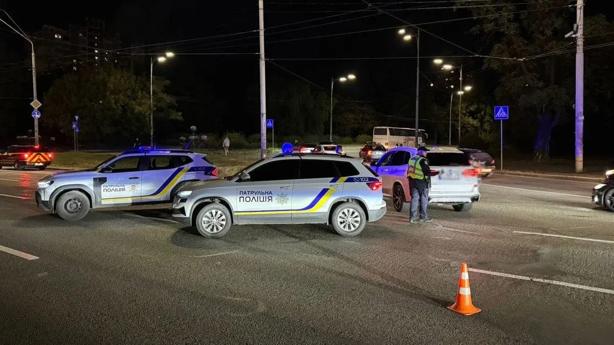 У Бучанському районі через атаку горять склади, на трасі Київ–Чоп перекрито рух