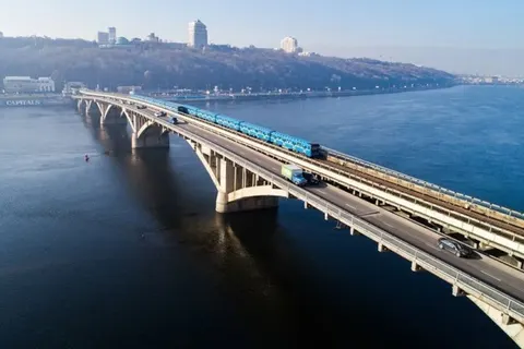 Рух мостом Метро обмежать: графік ремонту до 24 серпня