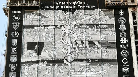 У Києві на Подолі з’явився мурал на честь розвідників ГУР