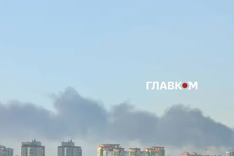 У Голосієві вранці ліквідовують пожежу після падіння уламків дрона