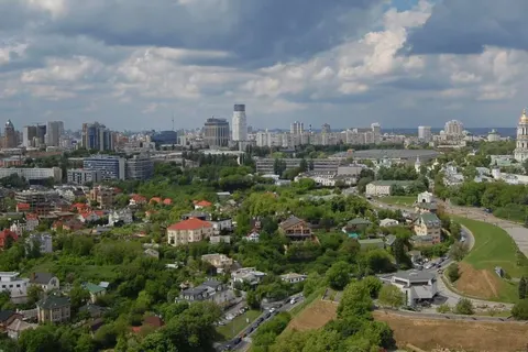 Киянам правого берега радять зачинити вікна через задимлення з Київщини