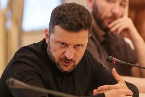 Зеленський про атаку РФ у День знань: росіяни роблять дітей учасниками війни