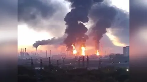 РФ обіцяє посилити удари по Києву після атаки на Московський НПЗ