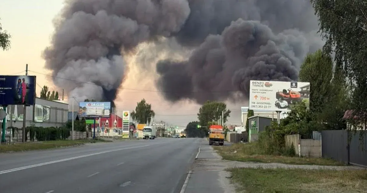 Нічна атака БпЛА: у Білогородській громаді пошкоджено склади «Нової пошти»