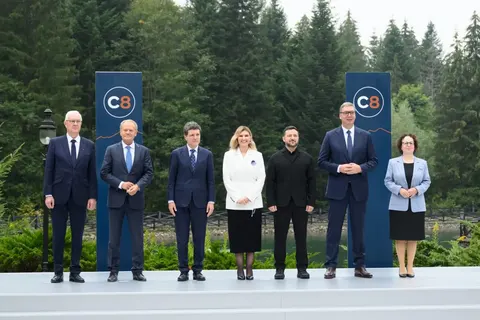 У Буковелі зібралися сім сусідів України: що дає «Карпатська вісімка»