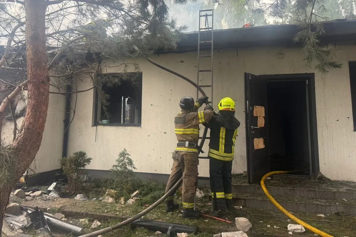 Атака «Шахедів» на Київщині: поранена жінка, пошкоджені будинки