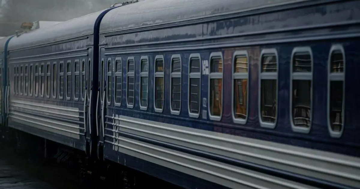 Затримки потягів через Дніпро та область сягають 9 годин: перелік рейсів