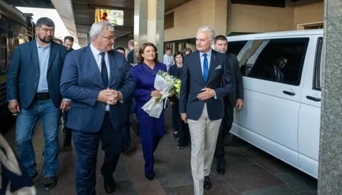 Президент Литви прибув до Києва для участі у святкових заходах