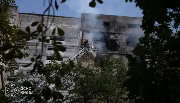 Удар дрона по багатоповерхівці в Голосіївському районі: троє постраждалих