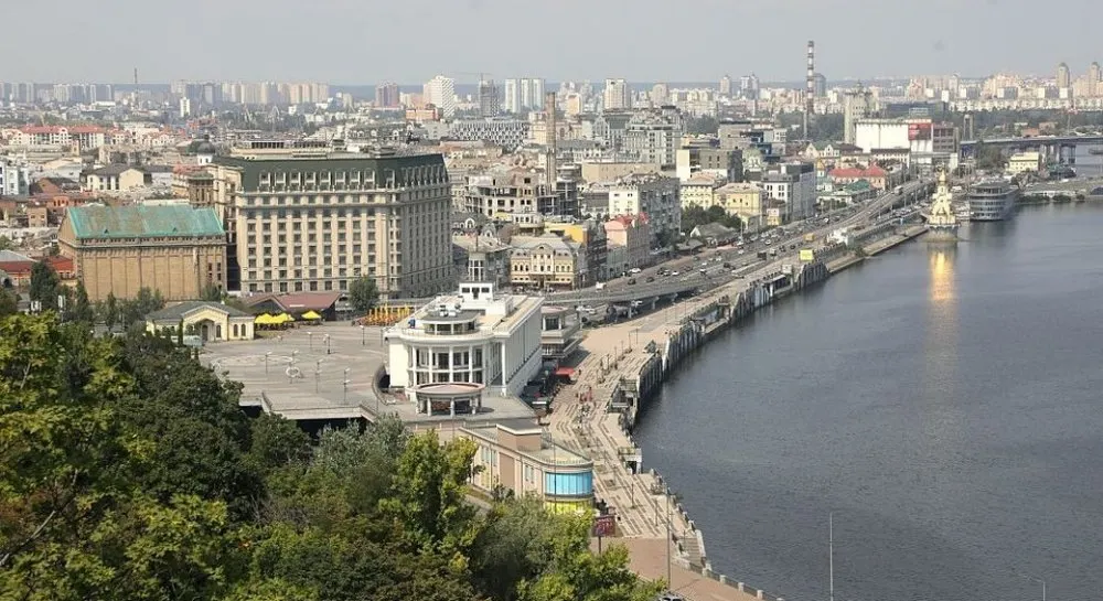У Києві з 10 серпня обмежать рух на двох проспектах: схеми об'їзду