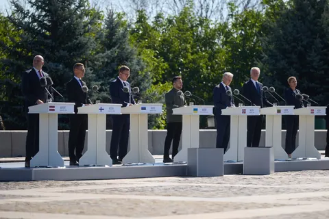 Зеленський: український прапор — символ сили та свободи
