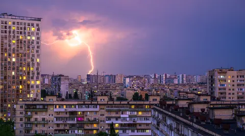 Київ та область 7 серпня: грози, град і шквали до 20 м/с