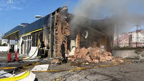 Удар по АЗС у Києві: одна людина загинула, серед поранених — рятувальник