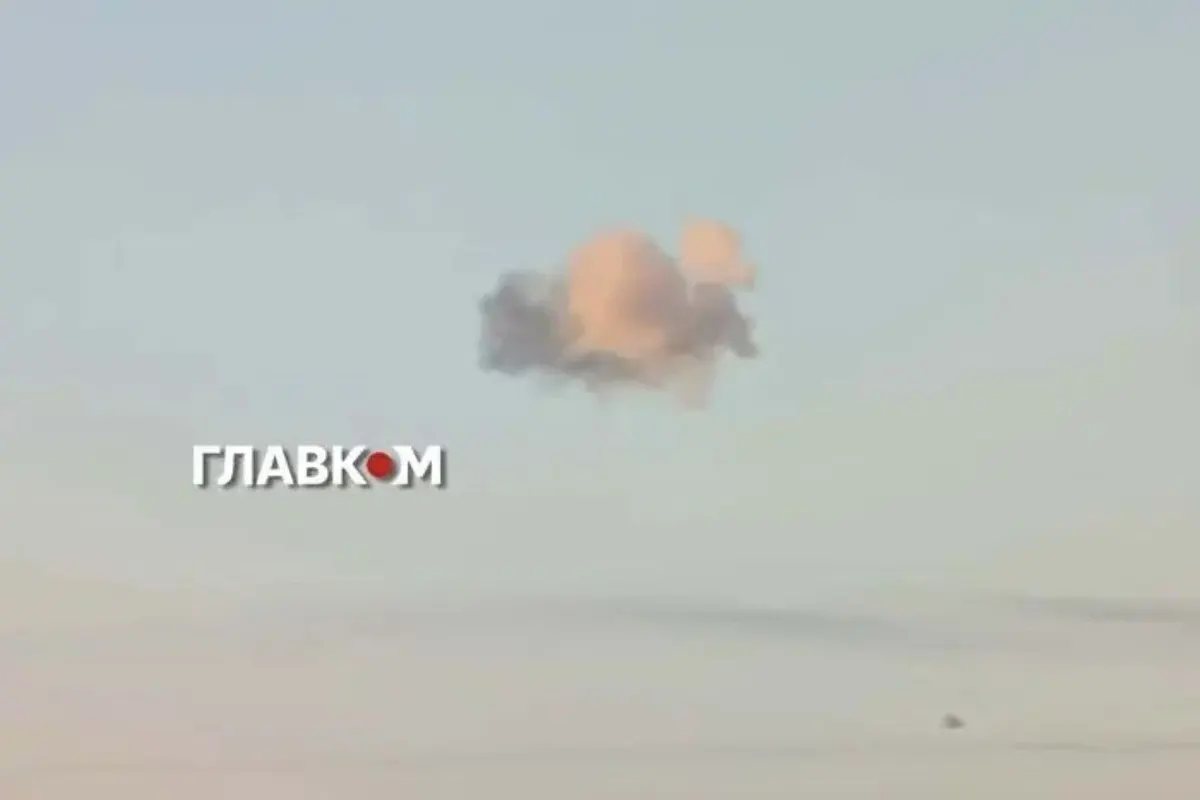 Київ під атакою дронів: у столиці працює ППО, тривога вже третя за добу