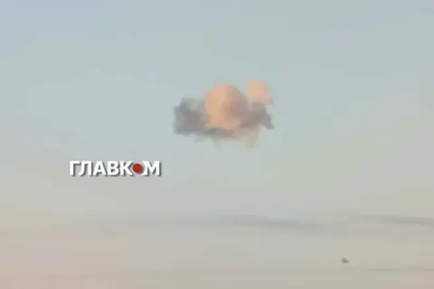 Київ під атакою дронів: у столиці працює ППО, тривога вже третя за добу