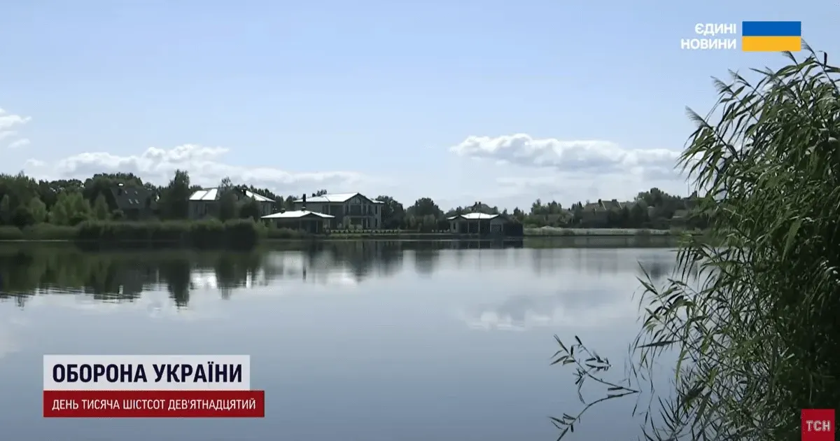 У Козині вимагають від Порошенка прибрати паркан біля річки: що відповів експрезидент