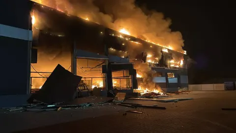Ворог дев'яту добу поспіль атакує Київщину: пошкоджені склади та житлові будинки