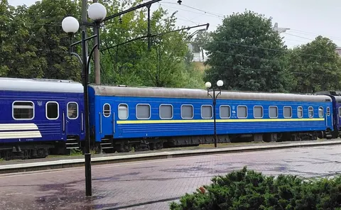 Укрзалізниця змінила маршрути потягів після нічної атаки на Київ