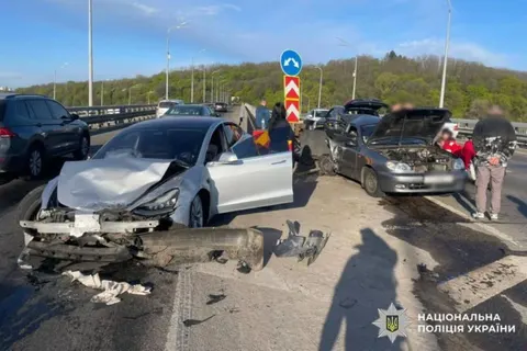 Смертельна ДТП на Дарницькому мосту: справу водія Tesla передано до суду