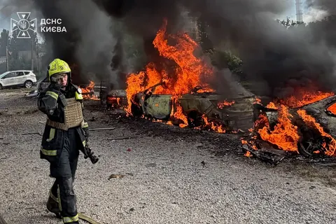 У Києві дрон влучив у гаражний кооператив у Солом'янському районі