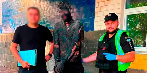 У Києві чоловік вимазався смолою, щоб пограбувати магазин